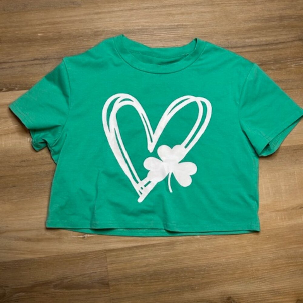 St. Patrick’s Day Green Cropped Tee – Size Small 🍀